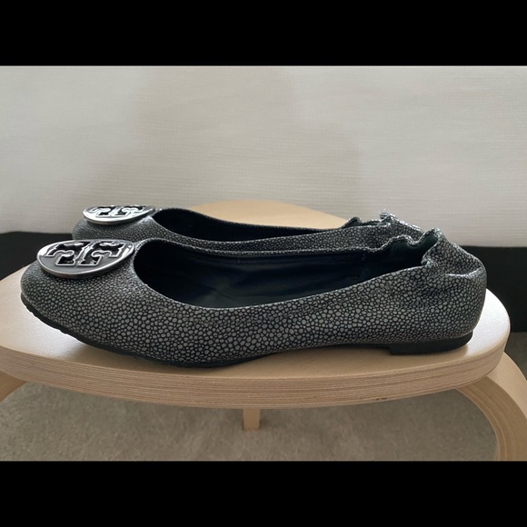 Tory Burch Reva Stingray Leather Flats - Picture 2 of 5